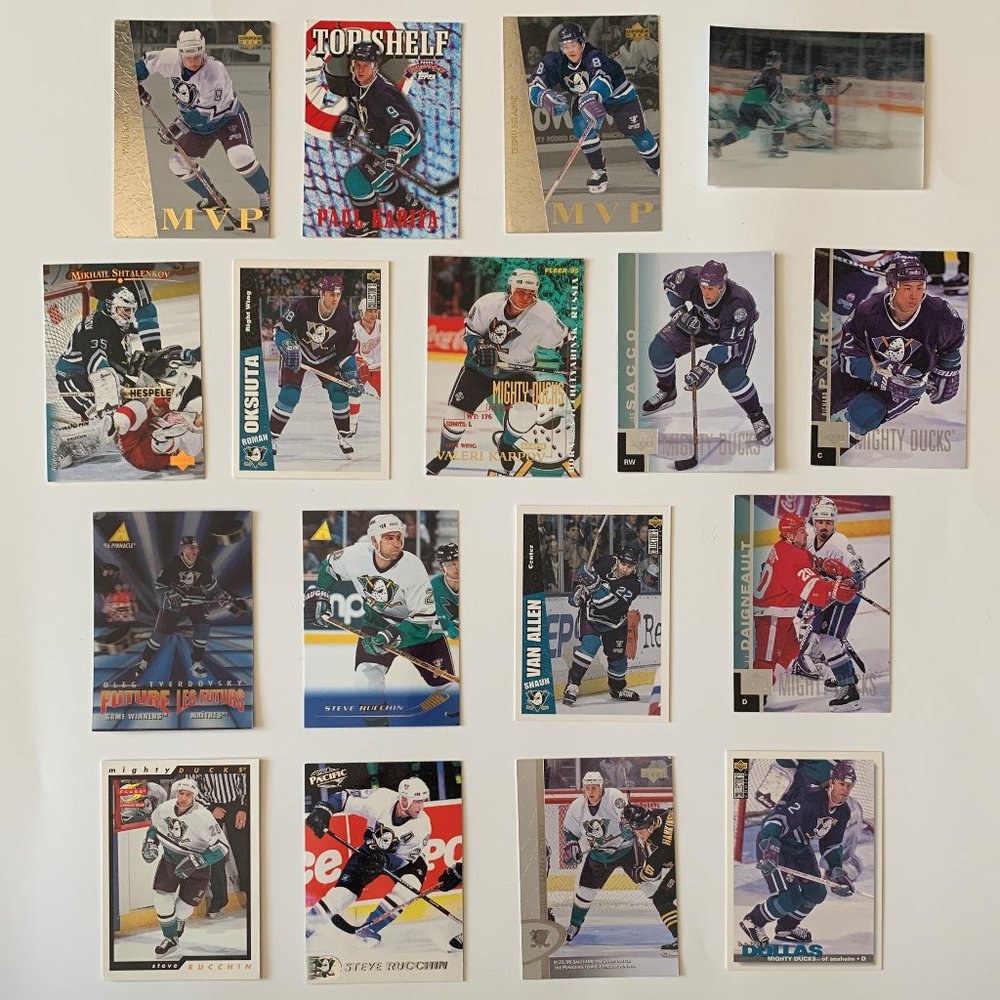 Anaheim Ducks Vintage NHL Hockey Cards - Lot of 17 w/ Kariya, Selanne